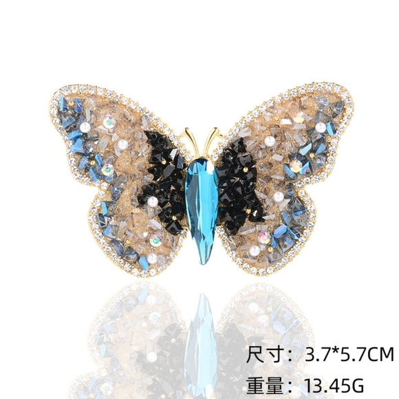 VQ Butterfly Brooch - Picture 4 of 6